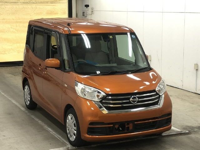 5027 Nissan Dayz roox B21A 2018 г. (IAA Osaka)